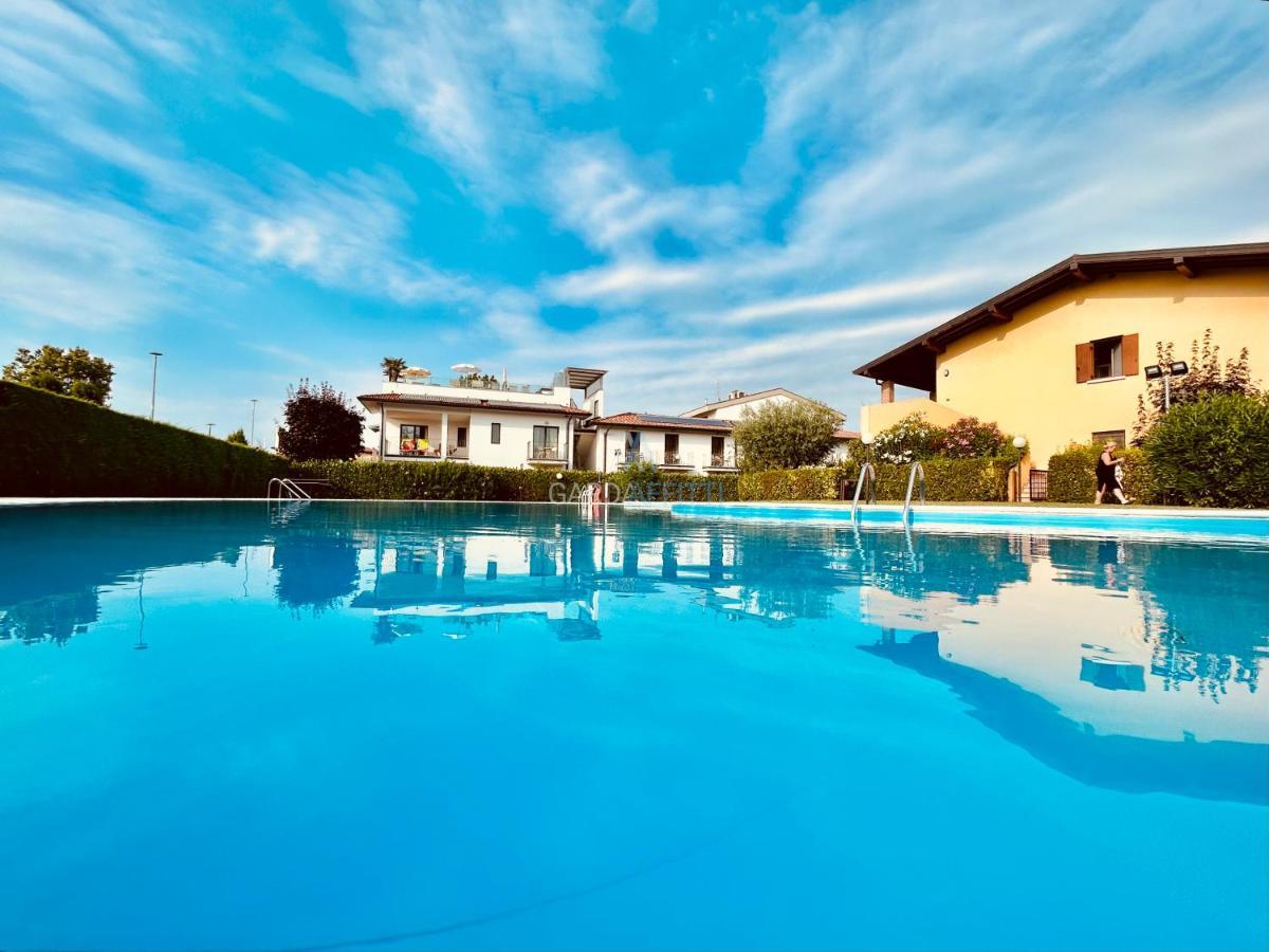 Artemide Apartment - A Soli 150M Dal Lago Di Garda Сирмионе Экстерьер фото