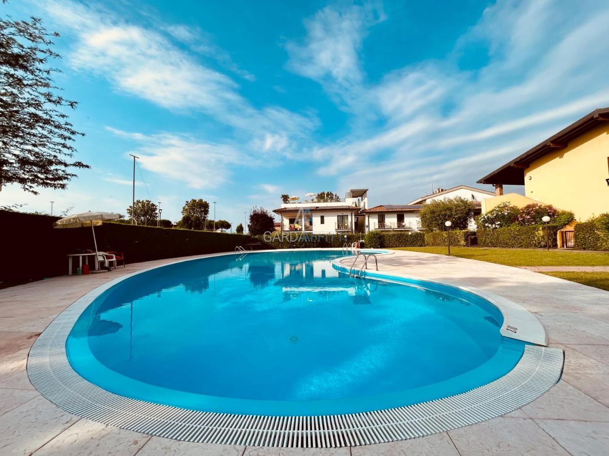 Artemide Apartment - A Soli 150M Dal Lago Di Garda Сирмионе Экстерьер фото