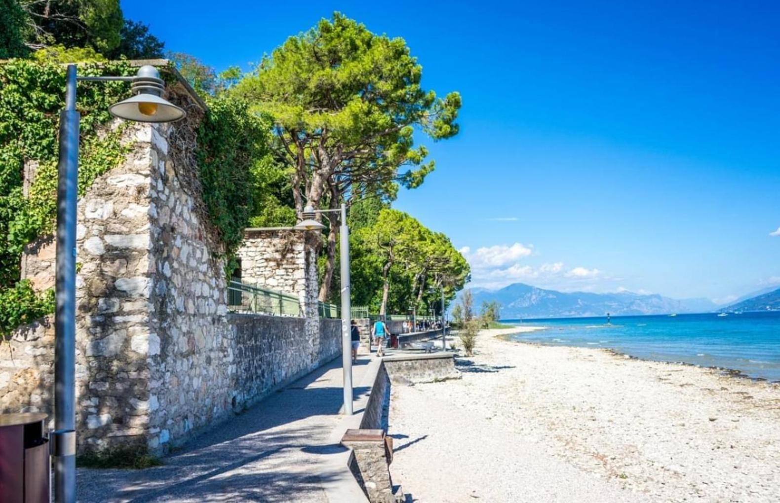 Artemide Apartment - A Soli 150M Dal Lago Di Garda Сирмионе Экстерьер фото