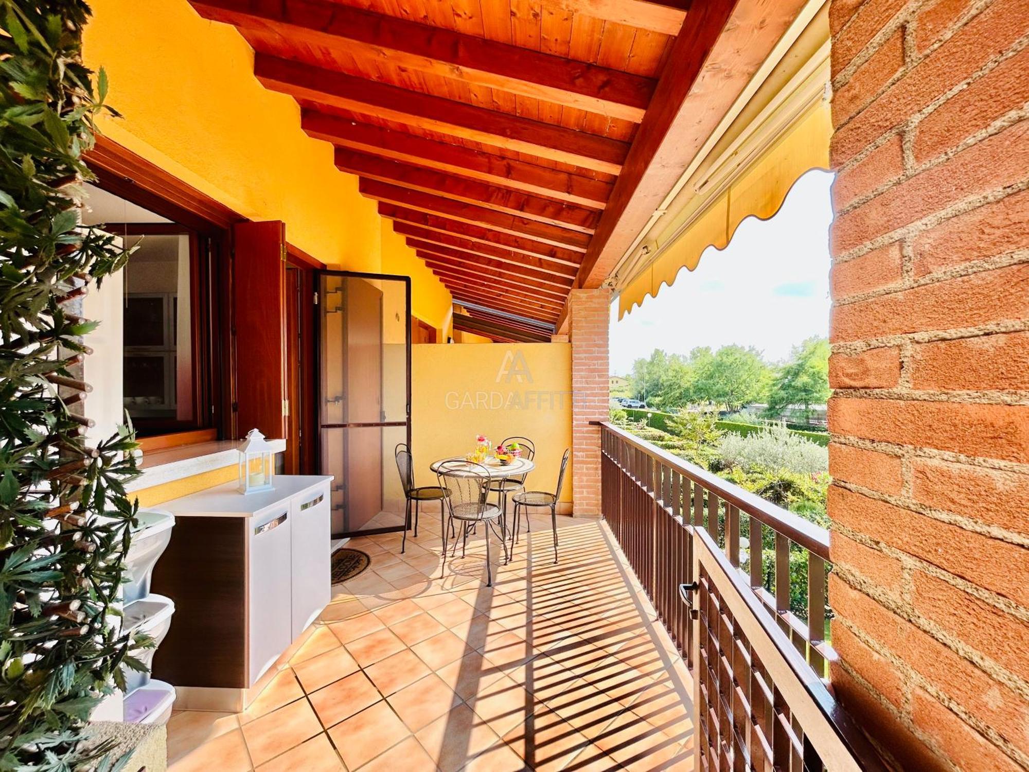 Artemide Apartment - A Soli 150M Dal Lago Di Garda Сирмионе Экстерьер фото