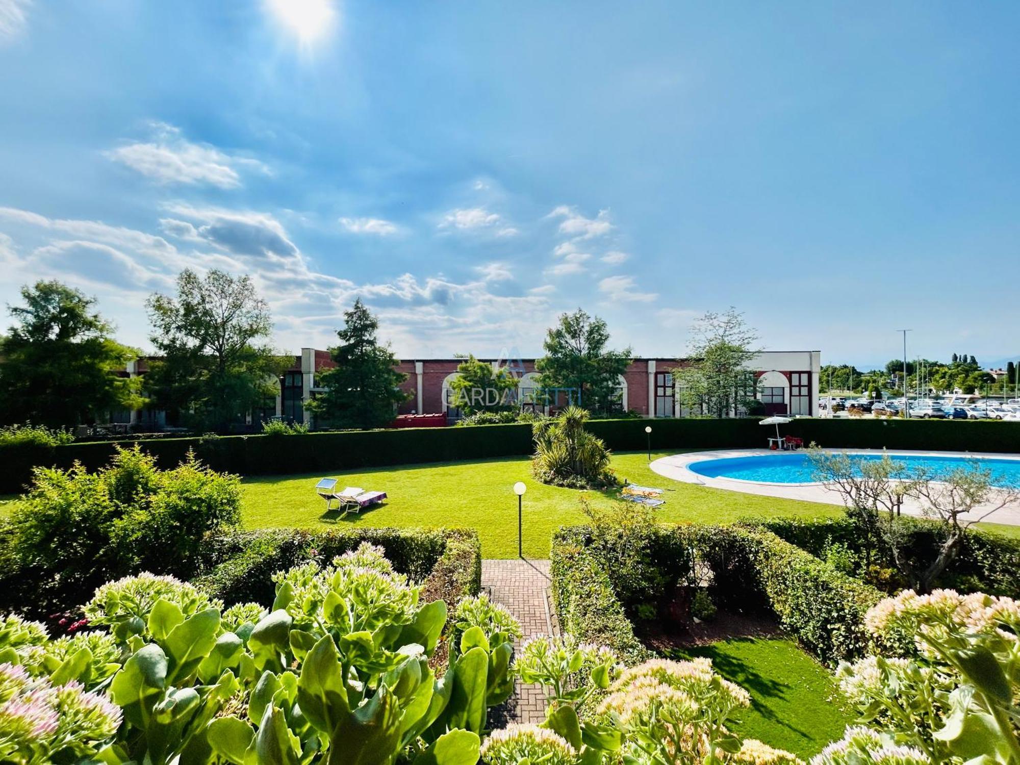 Artemide Apartment - A Soli 150M Dal Lago Di Garda Сирмионе Экстерьер фото