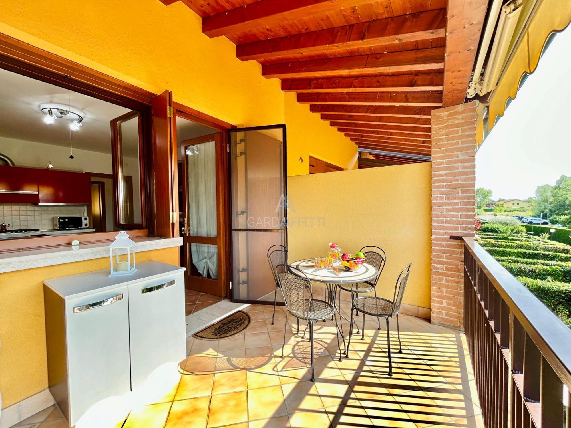 Artemide Apartment - A Soli 150M Dal Lago Di Garda Сирмионе Экстерьер фото