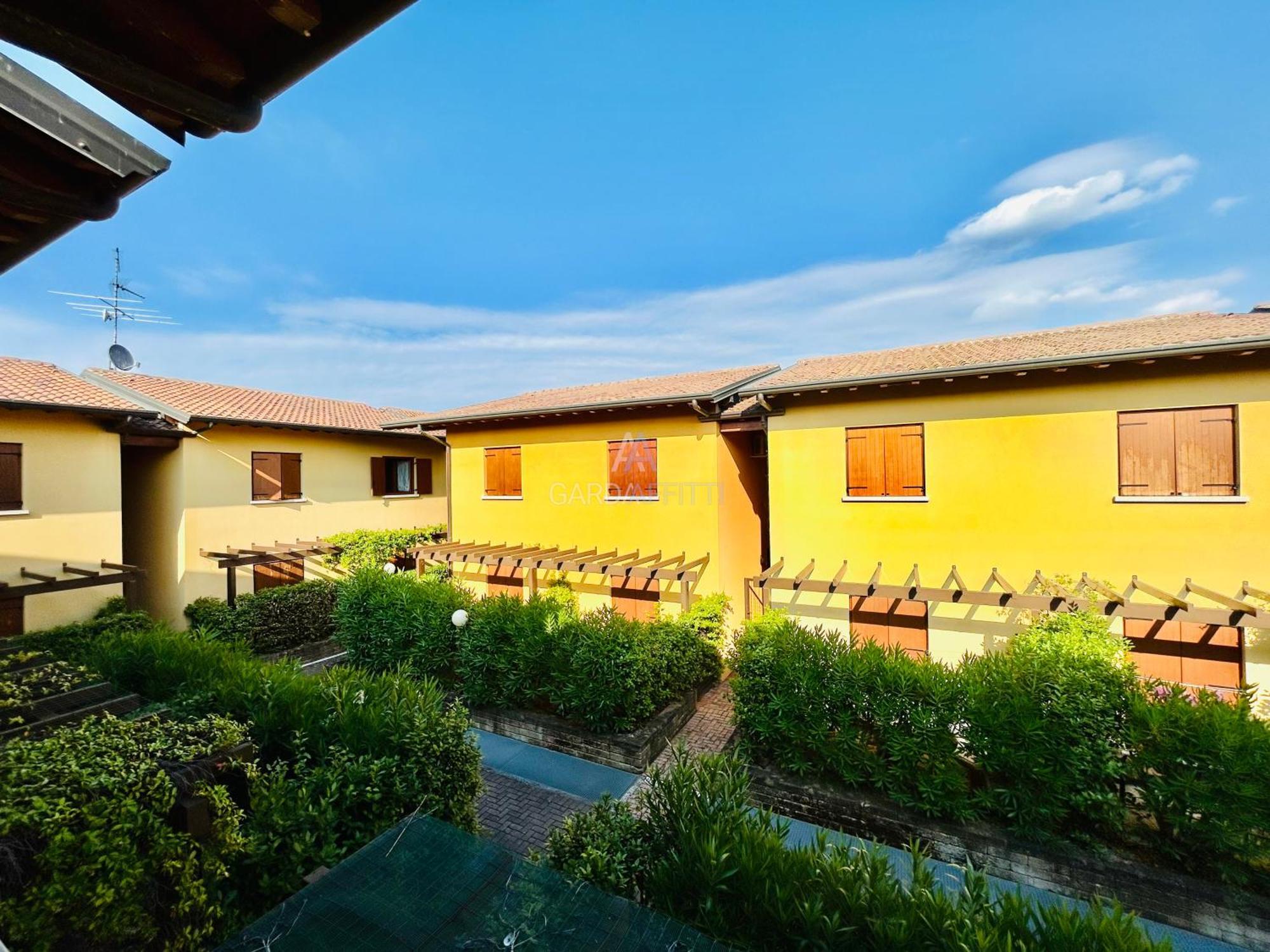 Artemide Apartment - A Soli 150M Dal Lago Di Garda Сирмионе Экстерьер фото