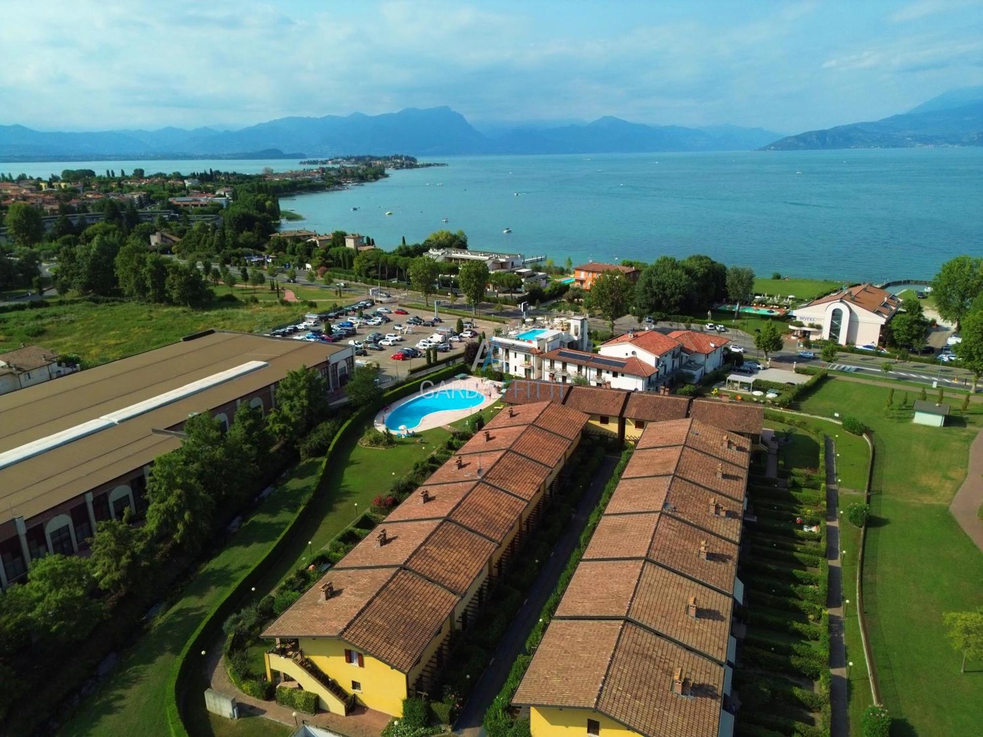 Artemide Apartment - A Soli 150M Dal Lago Di Garda Сирмионе Экстерьер фото